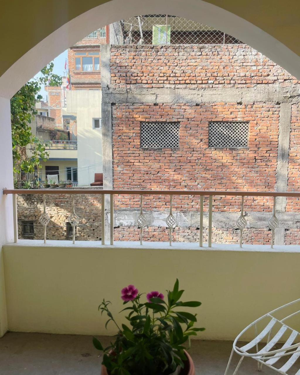 Rooftop Studio And 2Bhk Apartments In Kathmandu'S Most Happening Place الغرفة الصورة